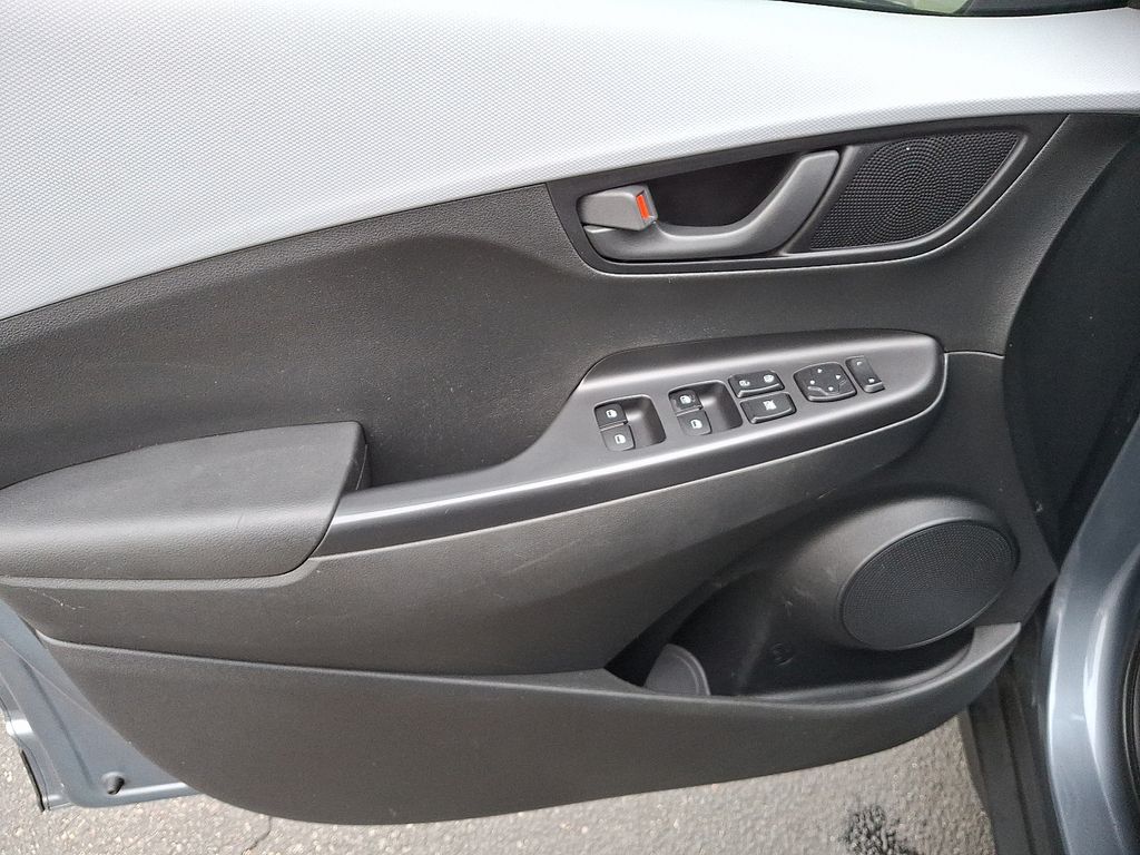 Thumbnail: 2018 Hyundai Kona - 12