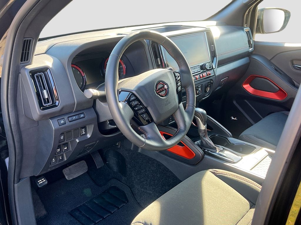 Used 2025 Black Nissan PRO-4X image 9