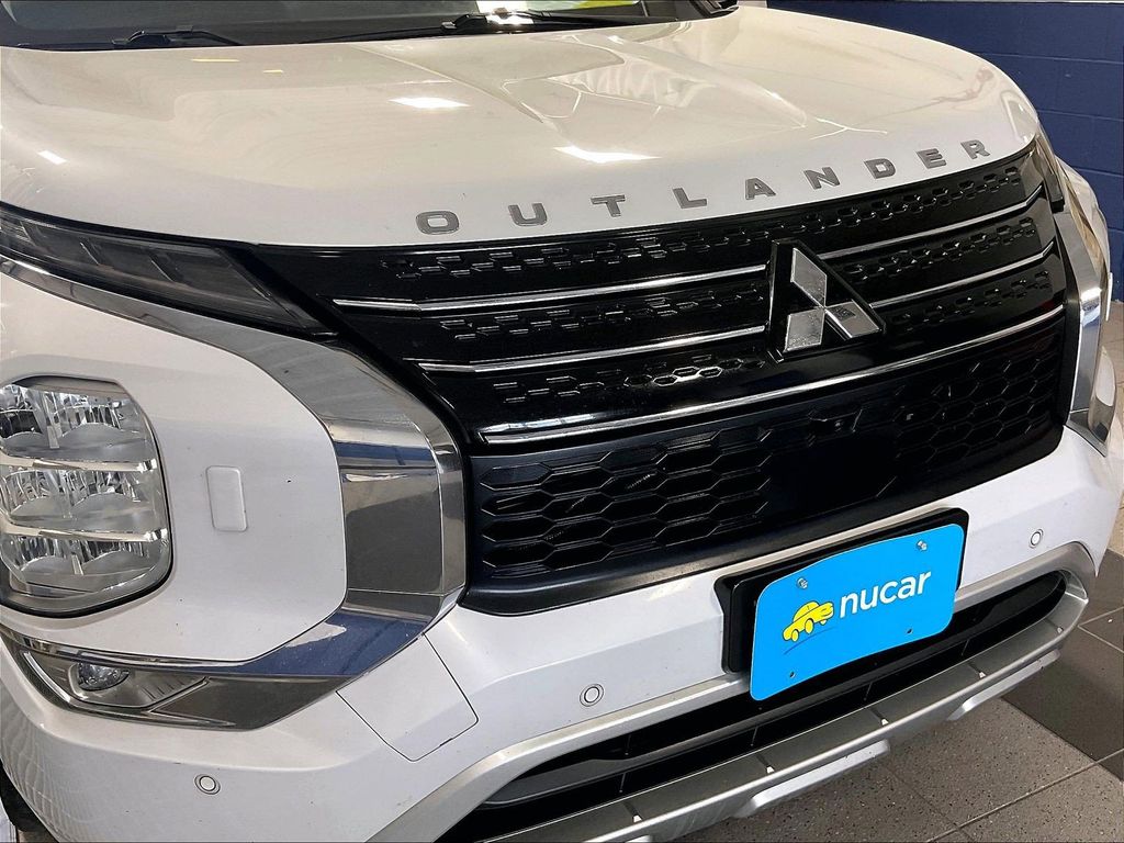 2022 Mitsubishi Outlander — photo 31