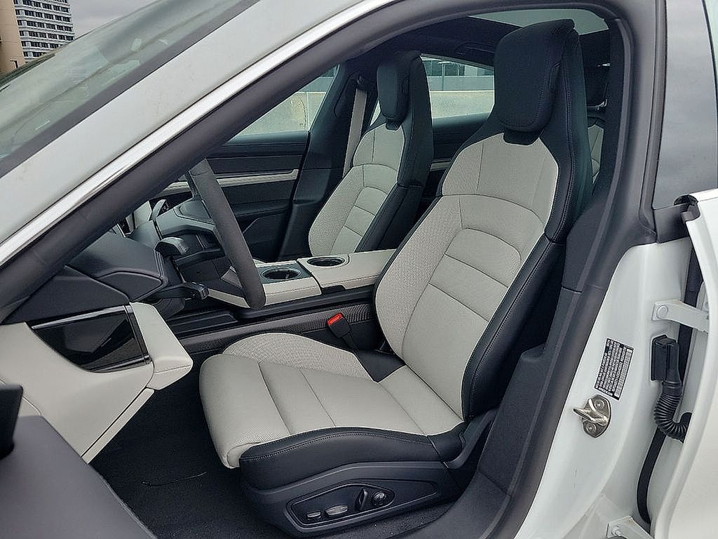 Thumbnail: 2025 Porsche Taycan - 4