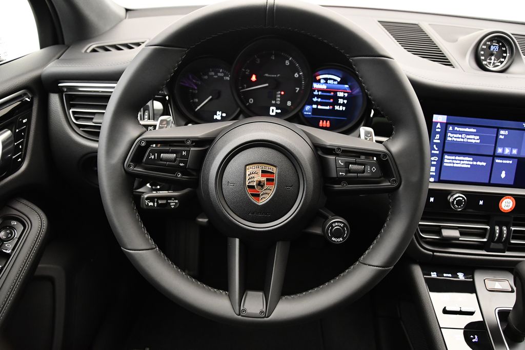 Thumbnail: 2025 Porsche Macan - 21