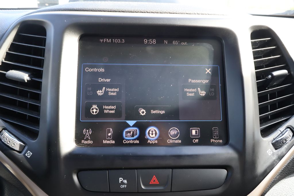 2016 Jeep Cherokee 75th Anniversary Edition 24