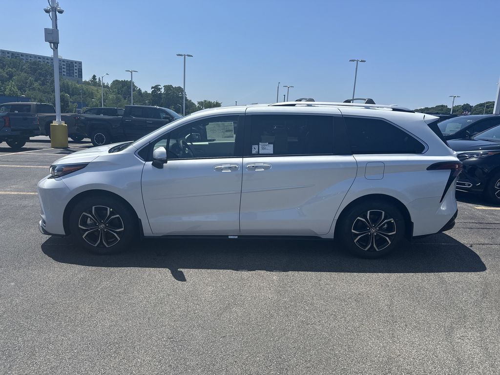 New 2026 Toyota Sienna Van