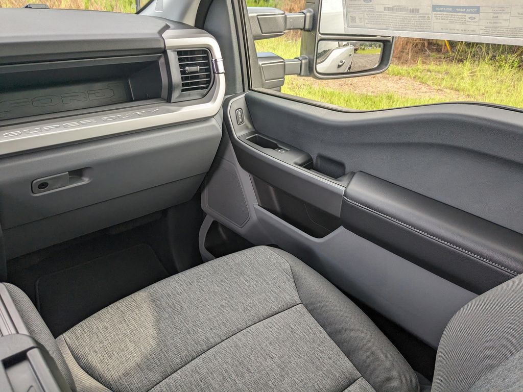 2025 Ford F-250 Super Duty XL