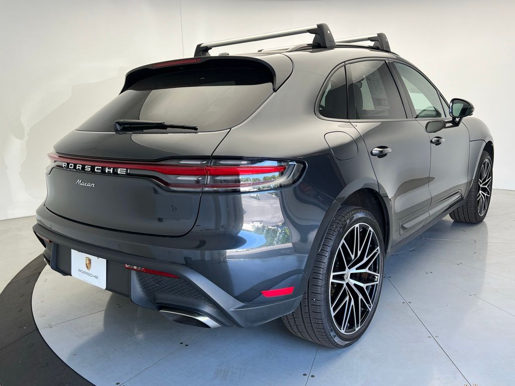 2025 Porsche Macan  22