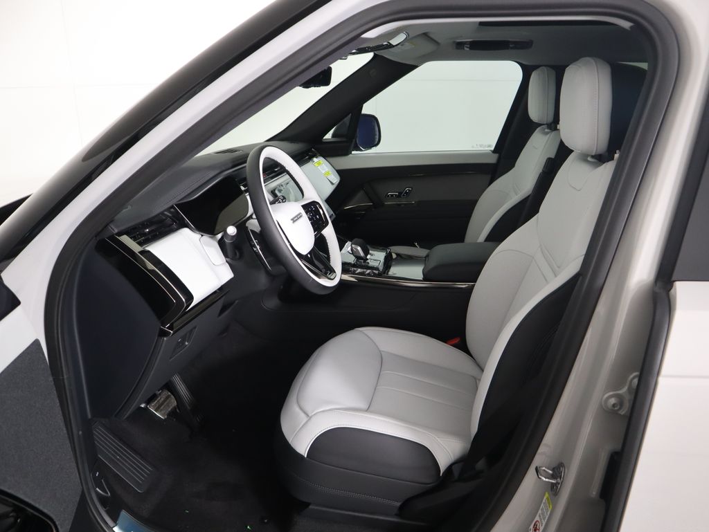 Thumbnail: 2025 Land Rover Range Rover Sport - 20