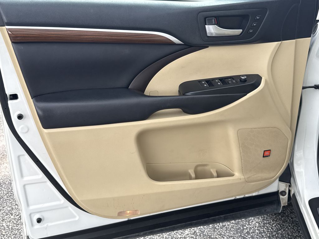 2018 Toyota Highlander Limited White at Big Star Chrysler Jeep Dodge Ram 
