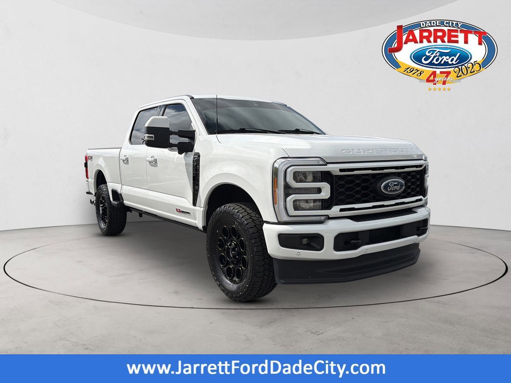2023 Ford F-250 Super Duty Lariat Crew Cab 4WD