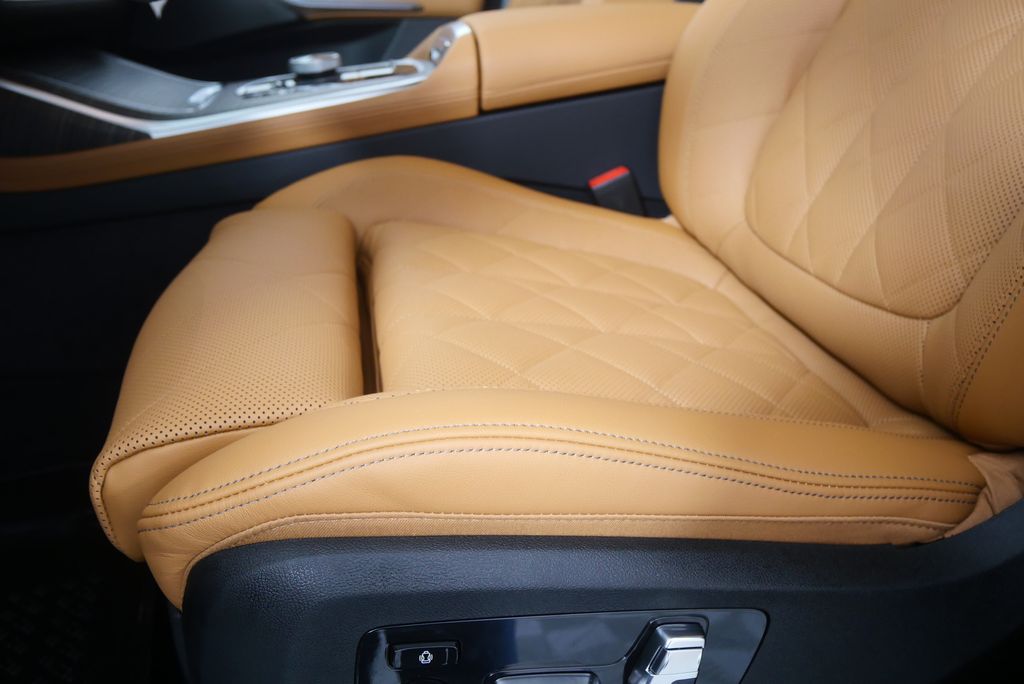 Thumbnail: 2026 BMW X7 - 10