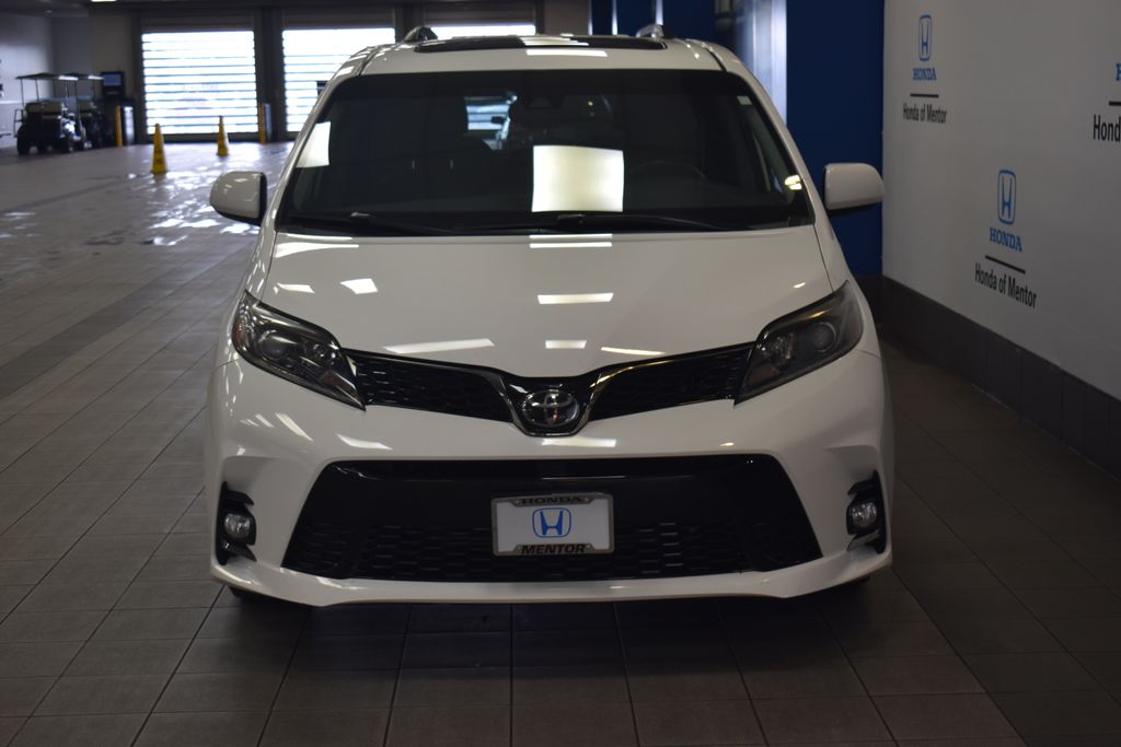 Thumbnail: 2019 Toyota Sienna - 8