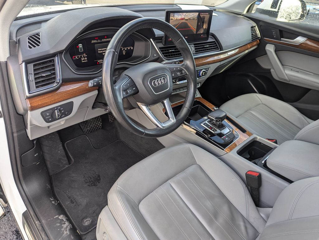 2022 Audi Q5 45 S line Premium Plus 24