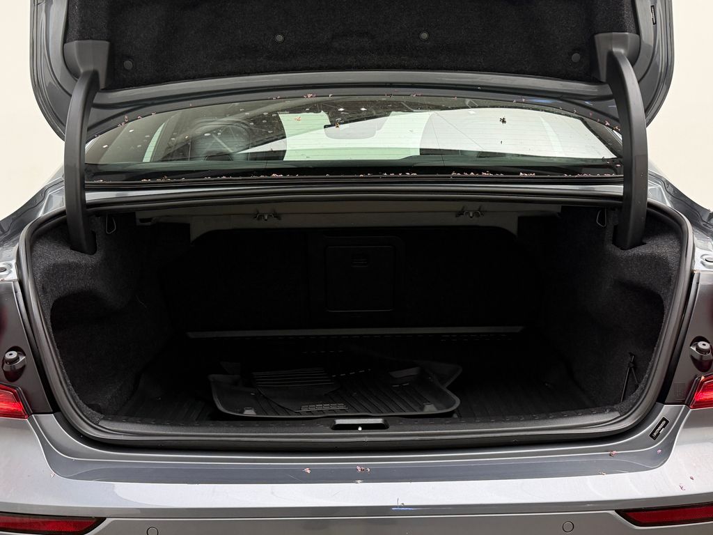 Thumbnail: 2021 Volvo S60 - 14