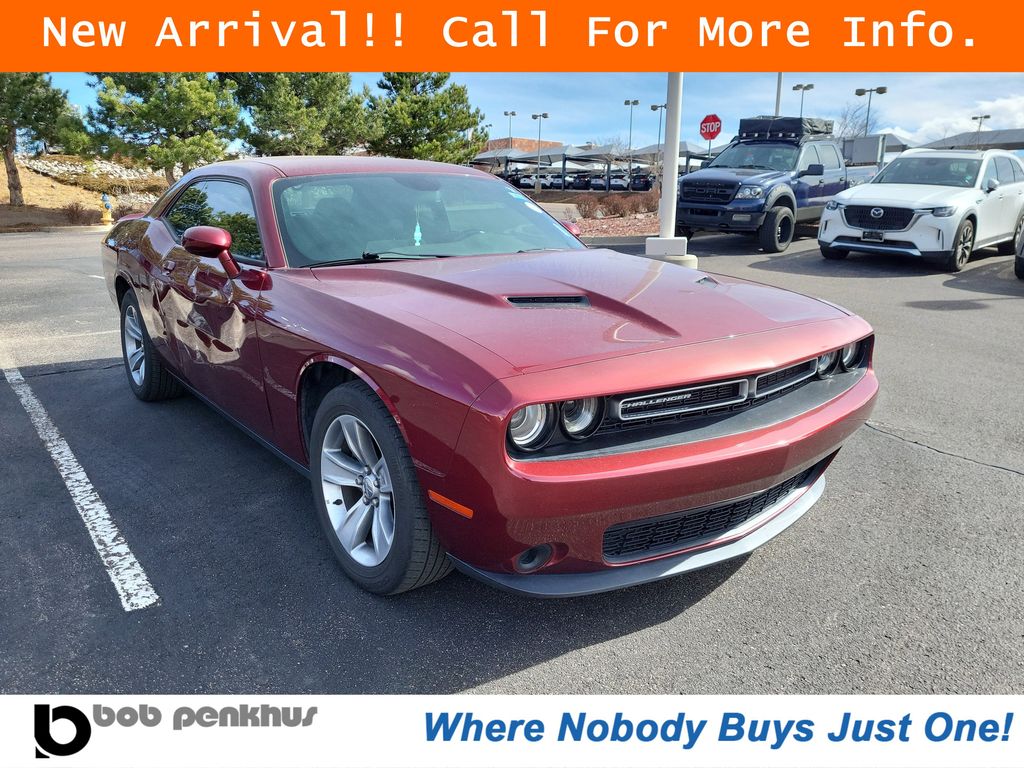 2020 Dodge Challenger SXT RWD