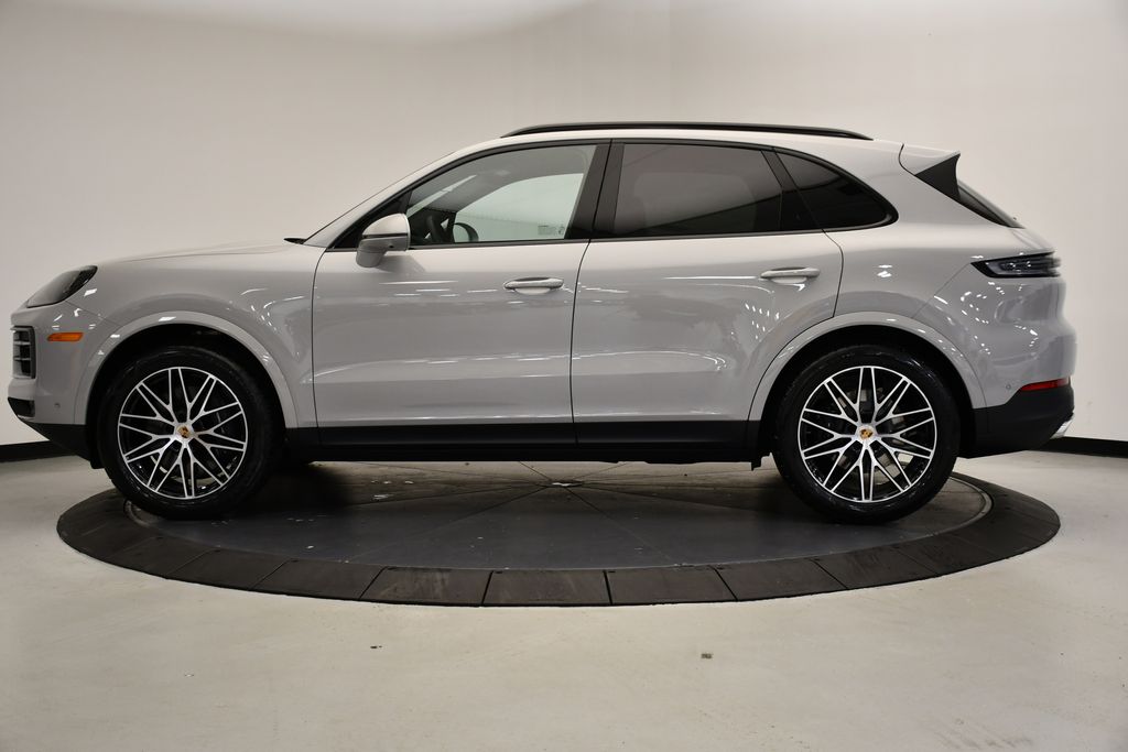 Thumbnail: 2025 Porsche Cayenne - 2