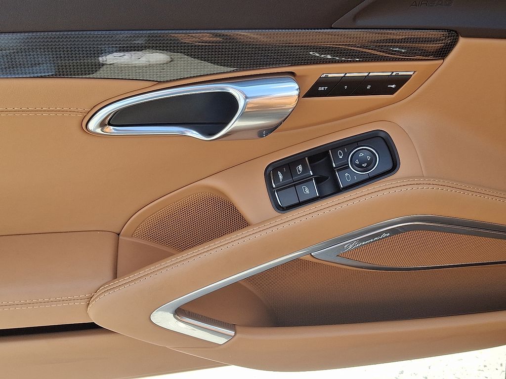 2015 Porsche 911 Turbo S 13