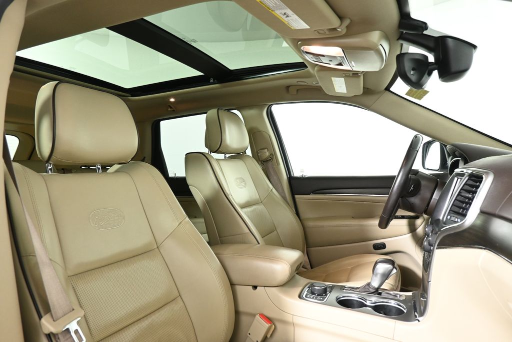 2018 Jeep Grand Cherokee Overland 26