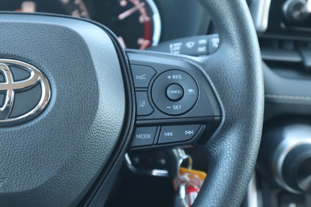 Thumbnail: 2025 Toyota RAV4 - 12