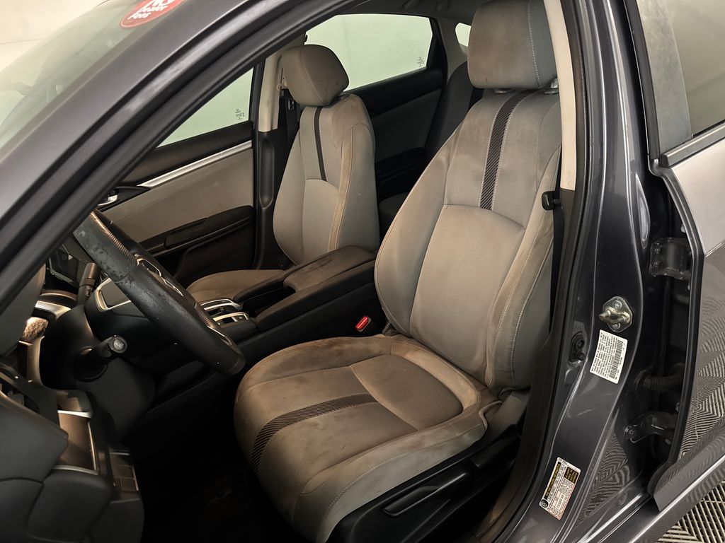 Used 2018  Honda EX image 17