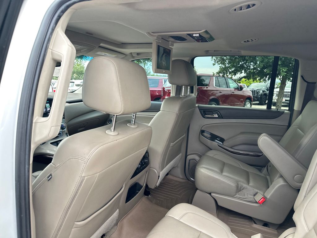 Used 2020 White GMC SLT image 35