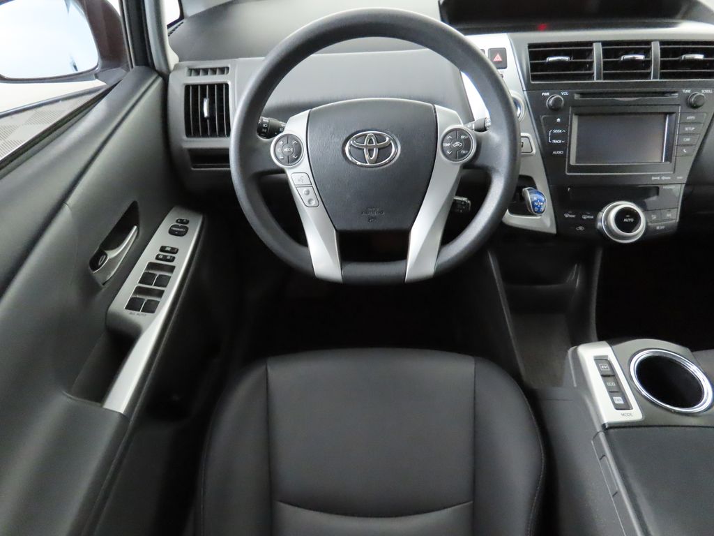 2012 Toyota Prius v Five 10