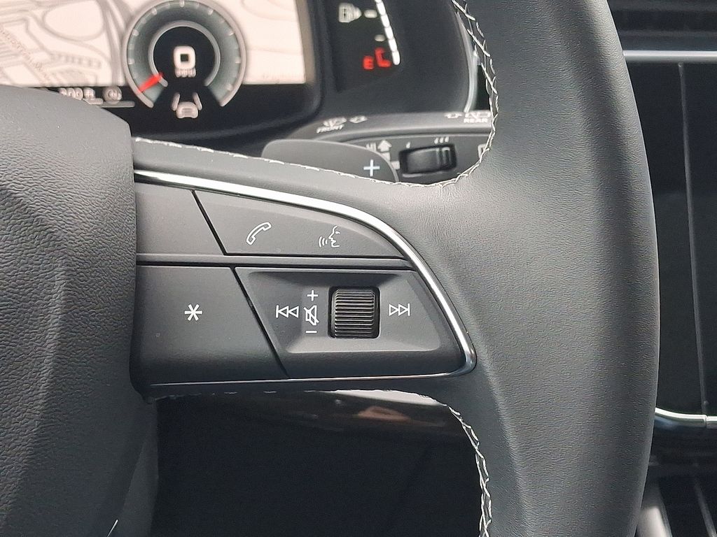 Thumbnail: 2025 Audi Q8 - 23