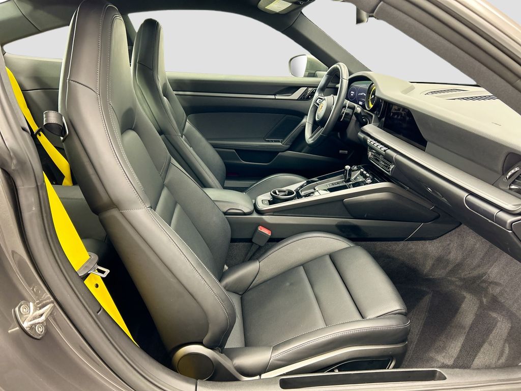 Thumbnail: 2020 Porsche 911 - 19