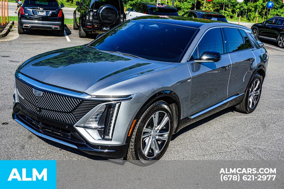 Used 2024 Silver Cadillac Luxury image 16