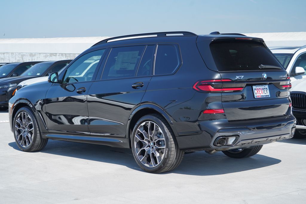Thumbnail: 2027 BMW X7 - 7