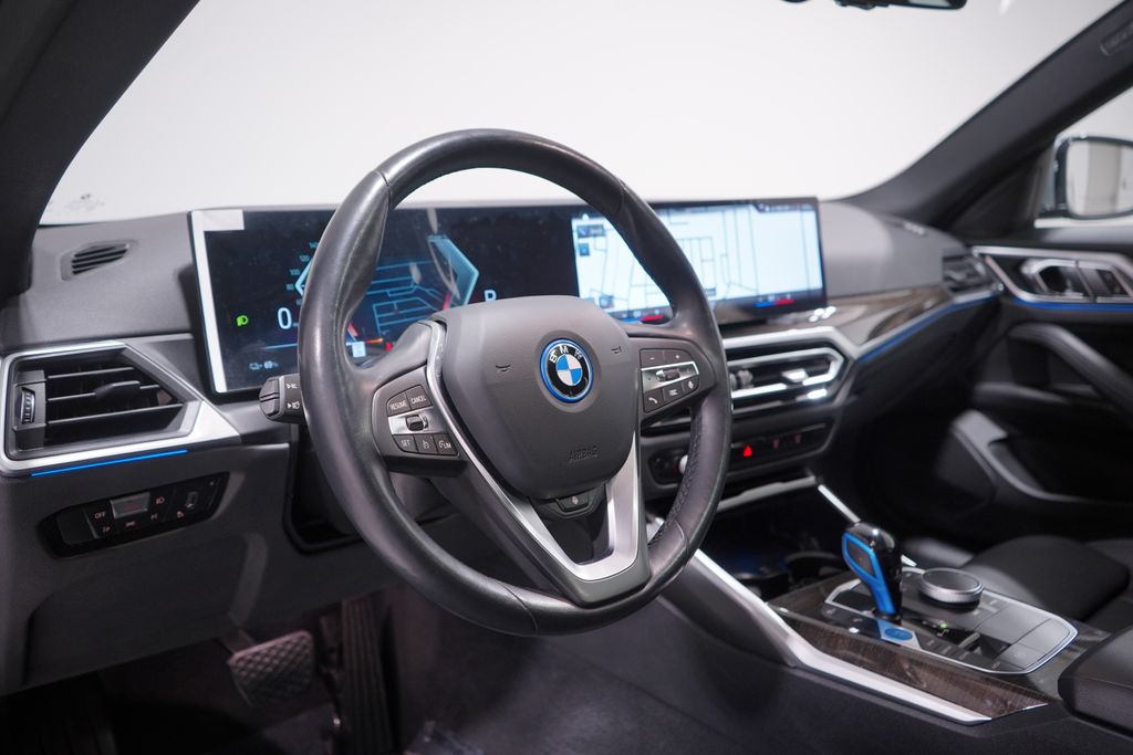 Thumbnail: 2023 BMW i4 - 6