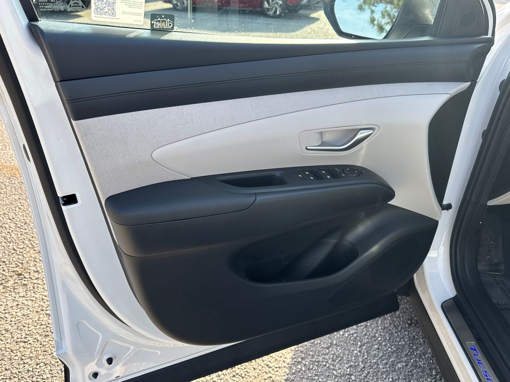 2025 Hyundai Tucson SEL Convenience photo 10