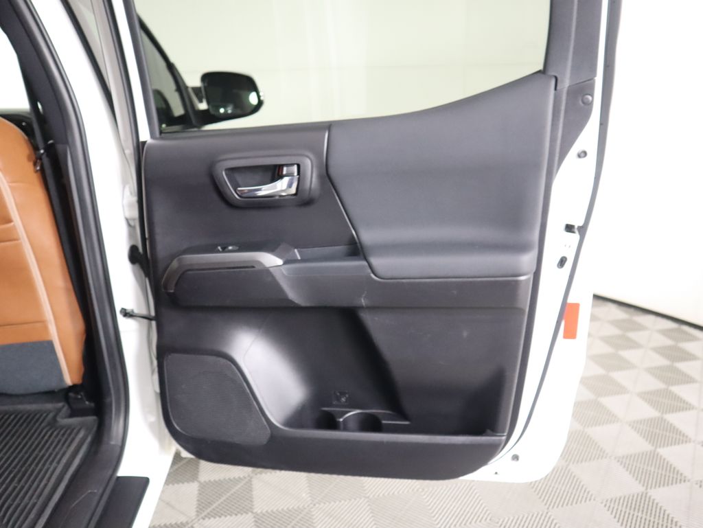 Thumbnail: 2019 Toyota Tacoma - 28