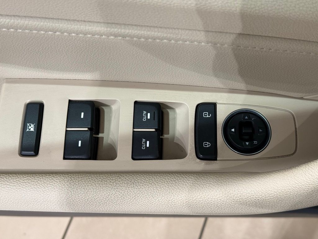 Thumbnail: 2017 Hyundai Sonata - 15