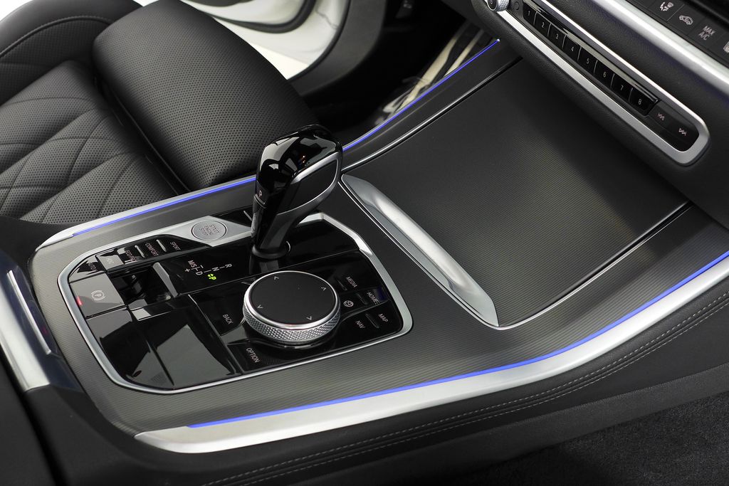 Thumbnail: 2023 BMW X5 - 15