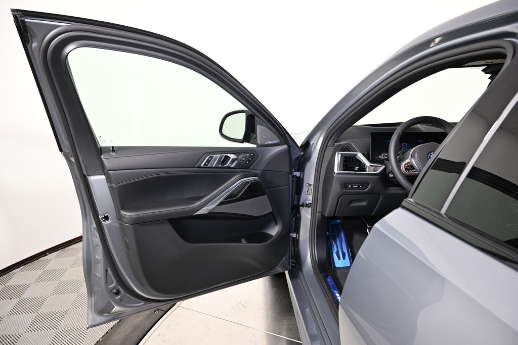 Thumbnail: 2026 BMW X6 - 21