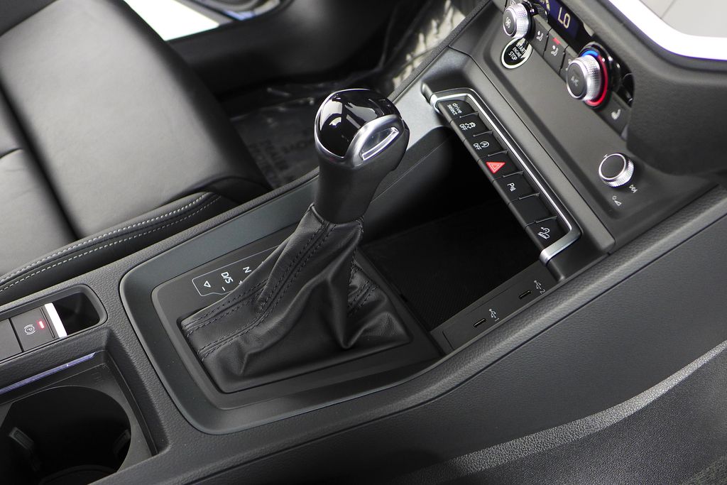 Thumbnail: 2023 Audi Q3 - 15