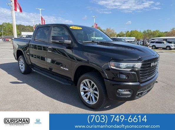 Diamond Black Crystal Pearlcoat 2025 RAM 1500 Laramie Crew Cab 4WD Pickup Truck Four-Wheel Drive 8-Speed Automatic