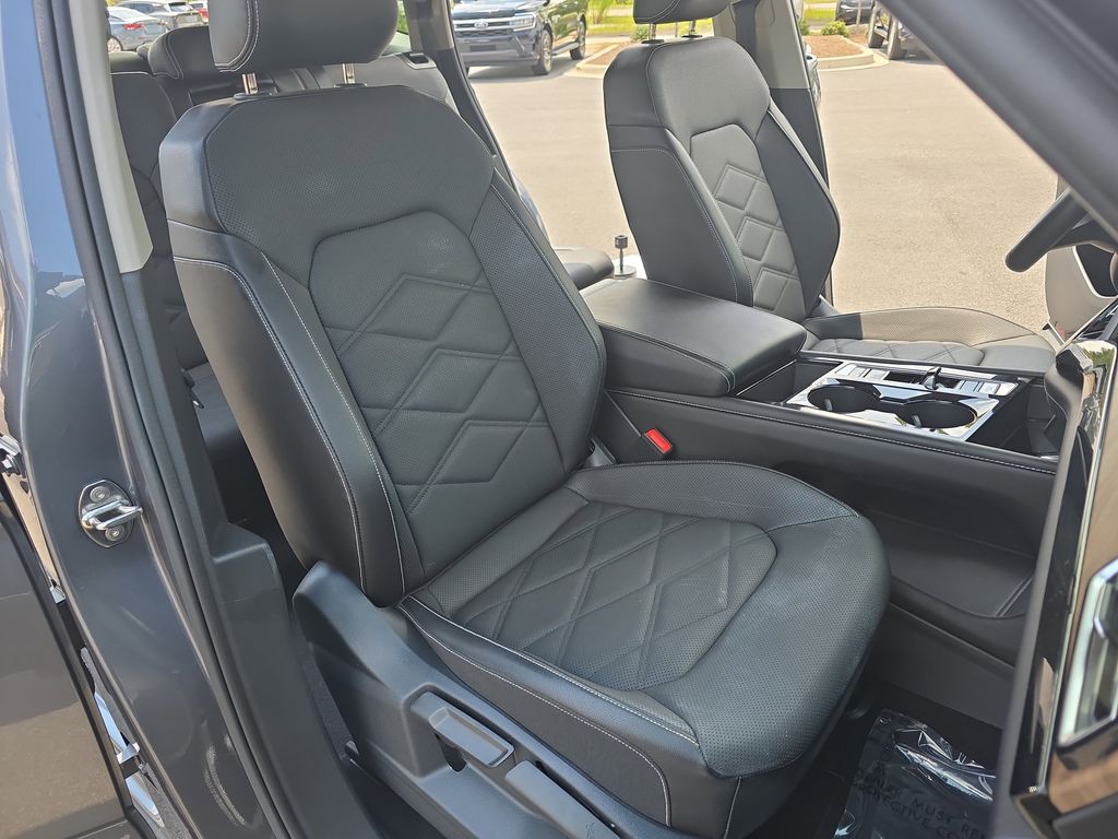 2024 Silver Mist Metallic Volkswagen Atlas 2.0T SE w/Technology FWD SUV
