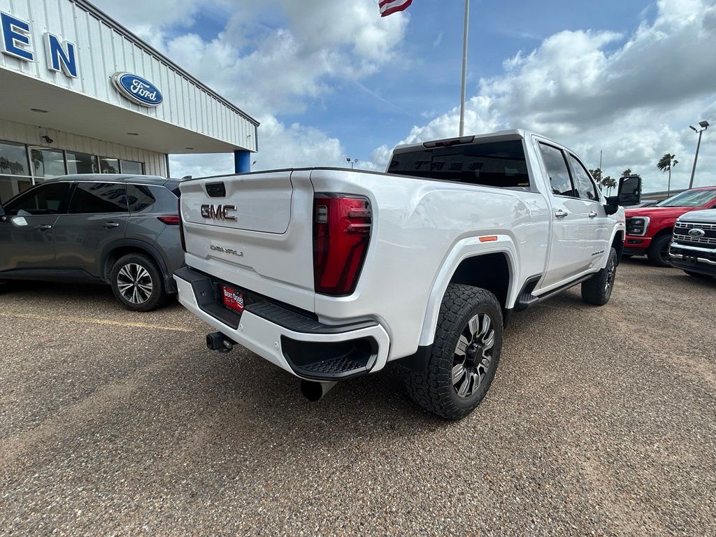 Used 2024 White GMC Denali image 6
