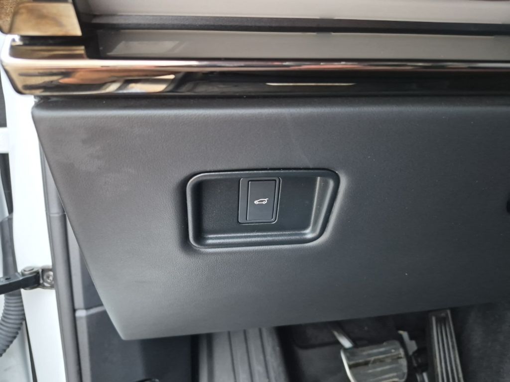 Used Car 2023 Land Rover Range Rover Sport  Se Dynamic For Sale Under $70,000 In Austin, Texas