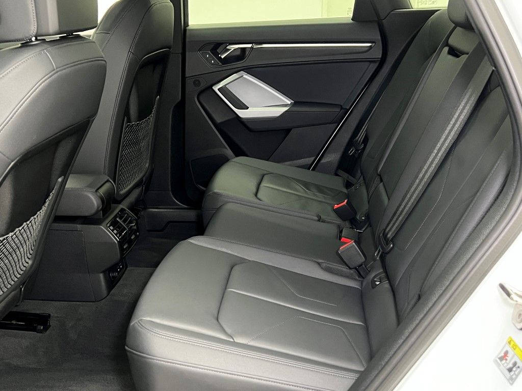 Thumbnail: 2025 Audi Q3 - 23