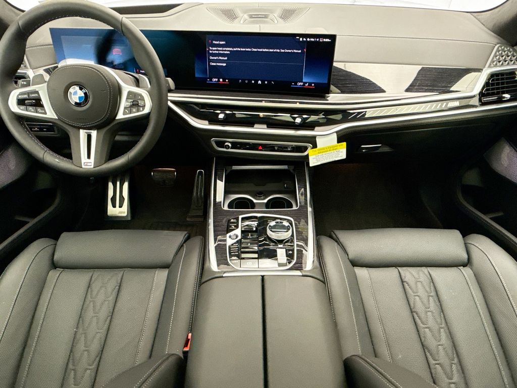 Thumbnail: 2026 BMW X7 - 13