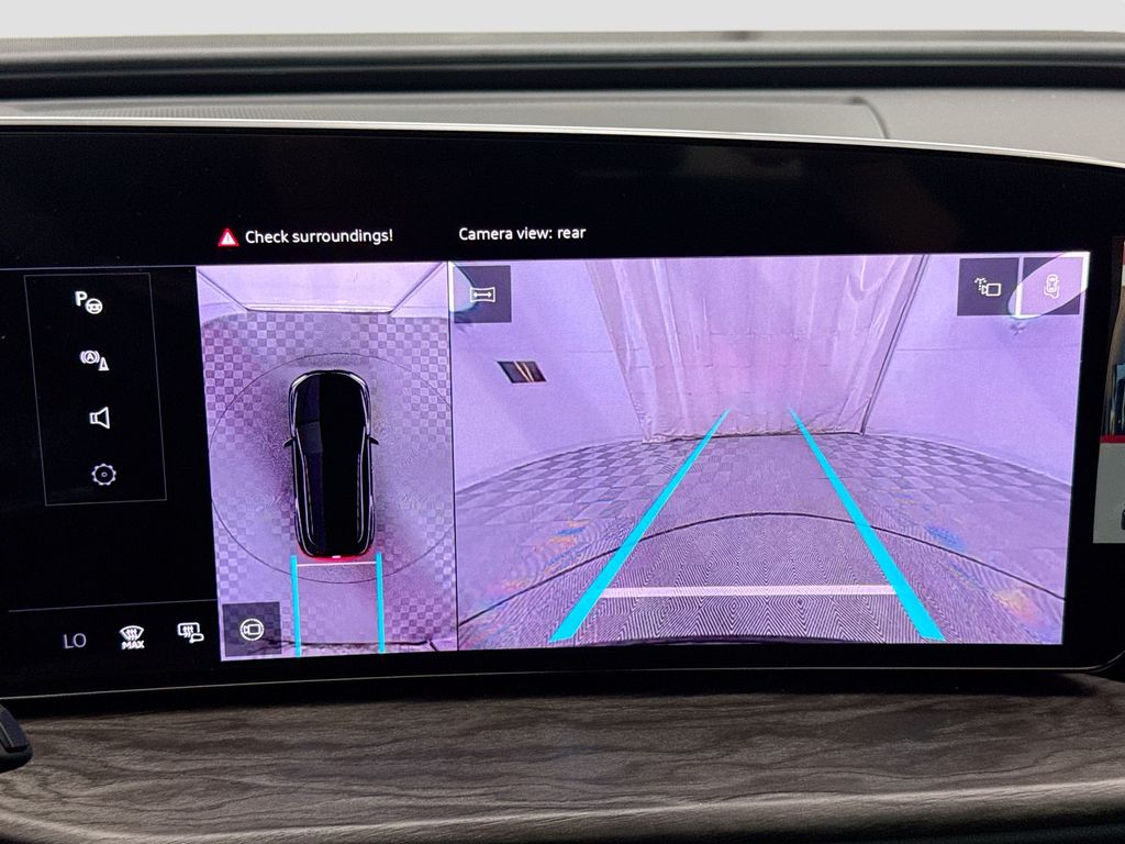 Thumbnail: 2025 Audi Q5 - 16