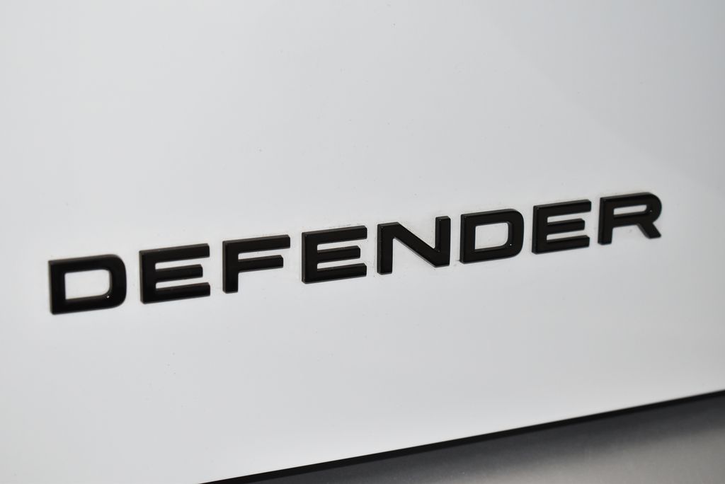 Thumbnail: 2025 Land Rover Defender - 9