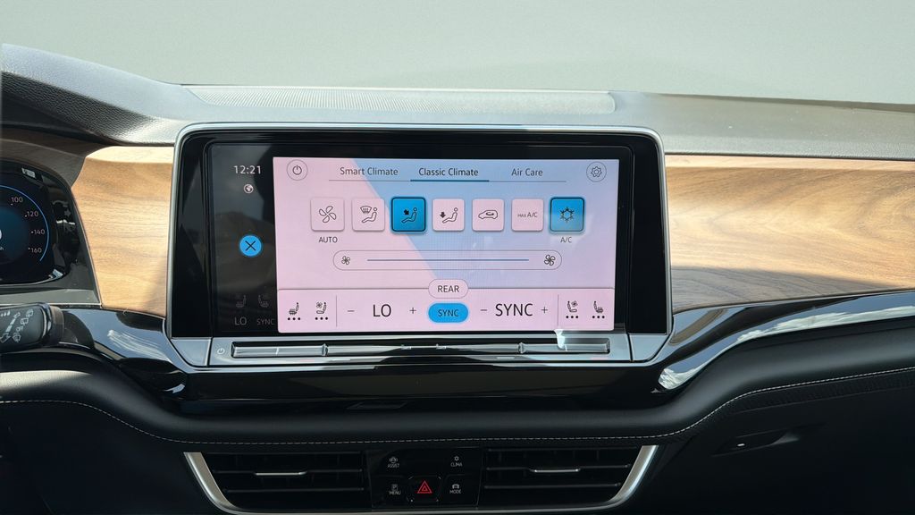 New 2026 Black Volkswagen 2.0T SE w/Technology image 20