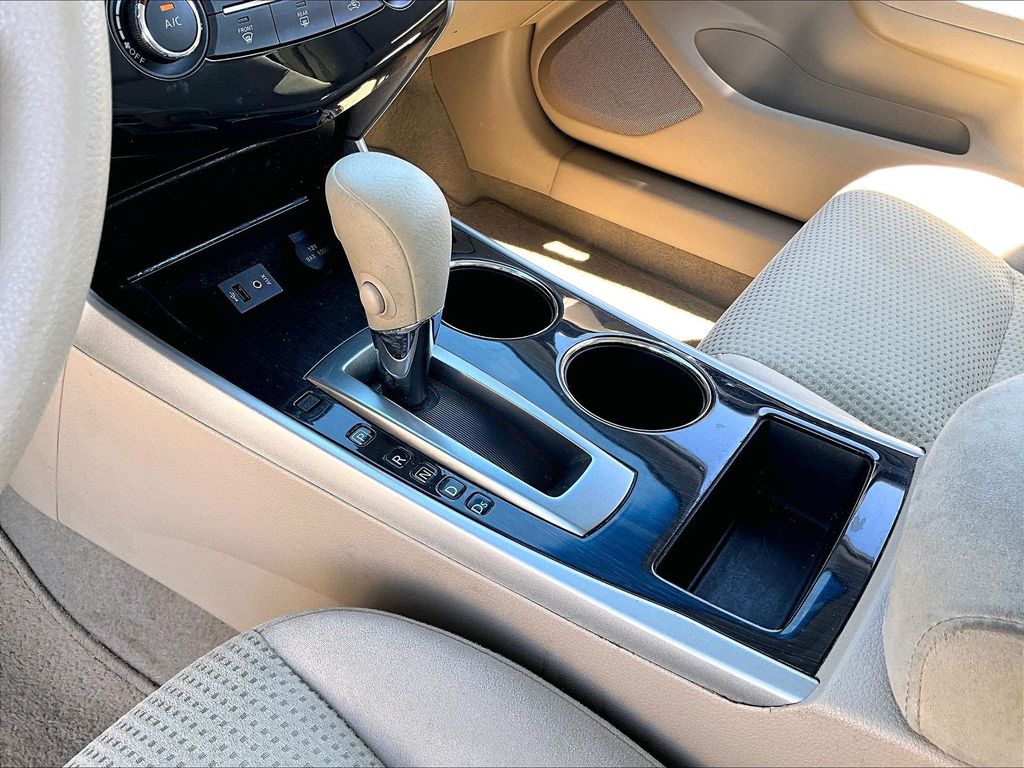 2014 Nissan Altima — photo 20