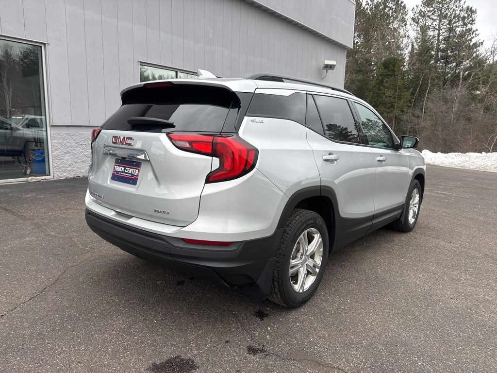 View vehicle photo 3