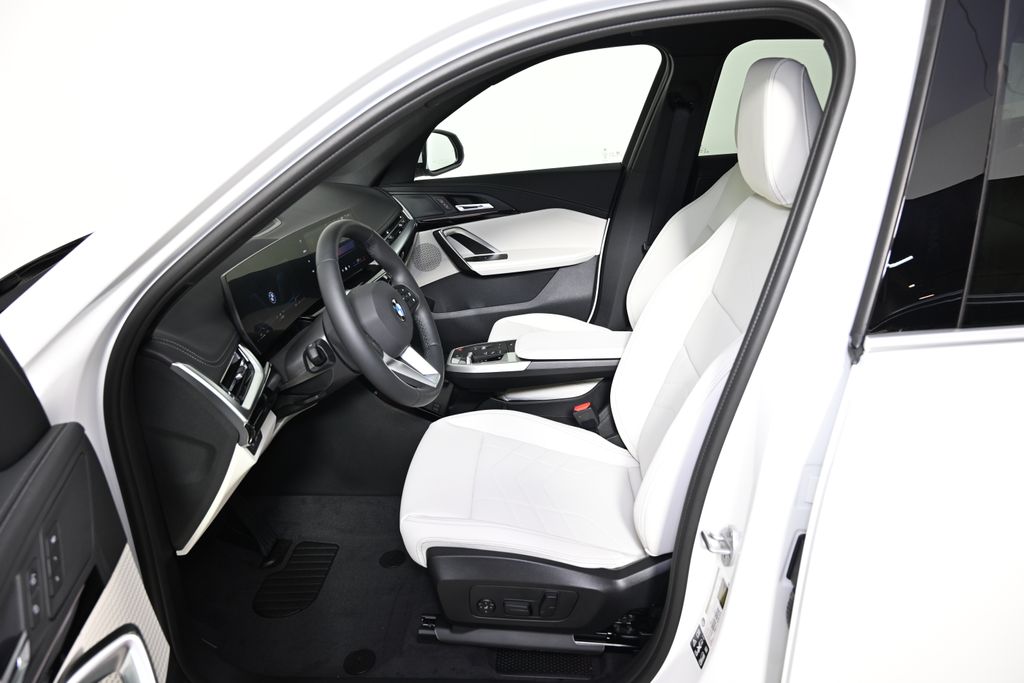 Thumbnail: 2026 BMW X1 - 14