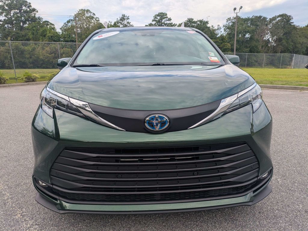 Used 2025 Toyota Sienna Van