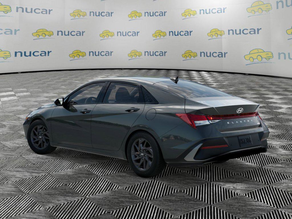 2026 Hyundai Elantra Hybrid — photo 5