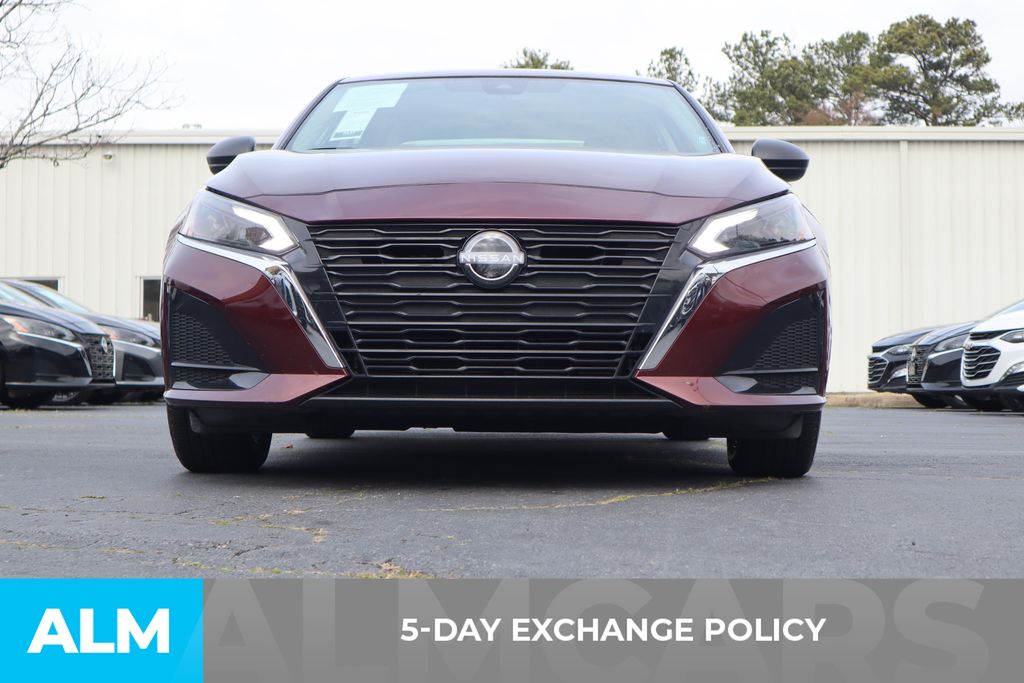 Used 2025 Red Nissan 2.5 SV image 4